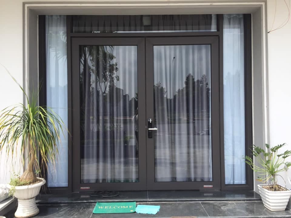 Cửa Nhôm Thủy Lực LÜMAL L180G - Cửa nhôm thủy lực LÜMAL L180G tiêu chuẩn châu Âu, tự đóng êm ái.